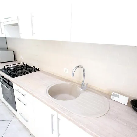 Apartment Lemkivska 26 *